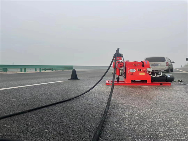 五大连池马路路基路面开裂下沉注浆加固灌浆